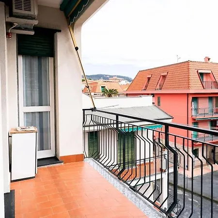 Apartment Comodo Trilocale A *