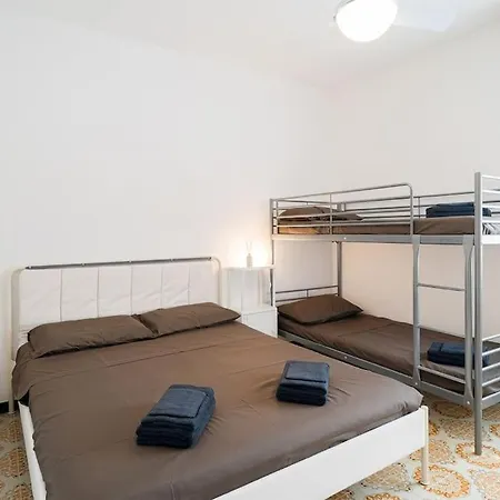 Appartement Comodo Trilocale A Pietra Ligure