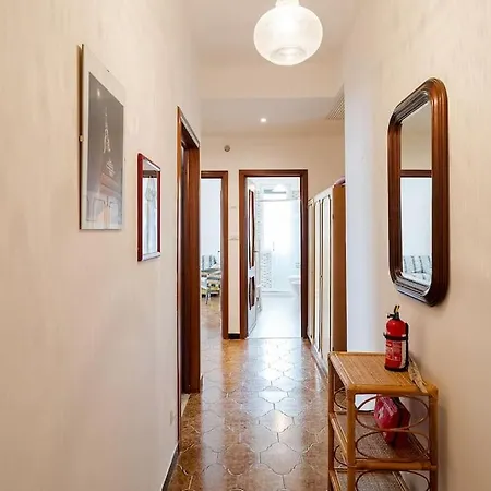Apartment Comodo Trilocale A